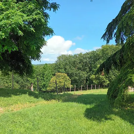 Aux 40 Ecus - Biloba Nyaraló *